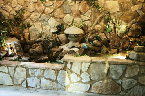 Garden ornaments can be added for a personalized look